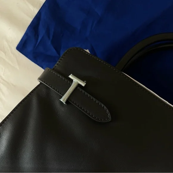 Brand New- Le Tanneur Emie Medium Handbag in Smooth Leather 🖤✨ - Picture 12 of 16